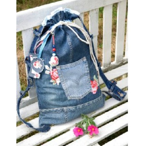 Sew Many Bags, Sew Little Time - Simply Stylish Bags & Accessories Paperback - Picture 4 of 8